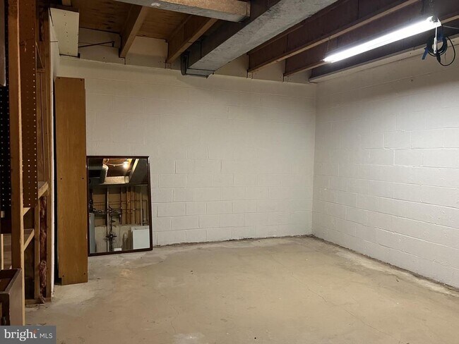 Building Photo - 8729 Sheridan Farms Ct