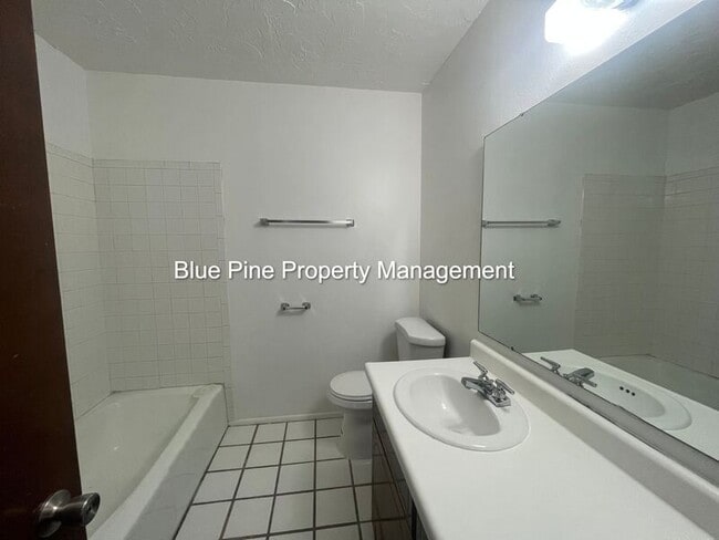 Building Photo - 353 E 15th St