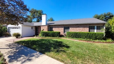Building Photo - Gorgeous 3 Bed 2 Bath House In Whittier Co...