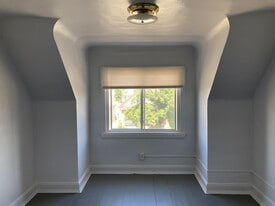 Building Photo - 12087 Saint Aubin St