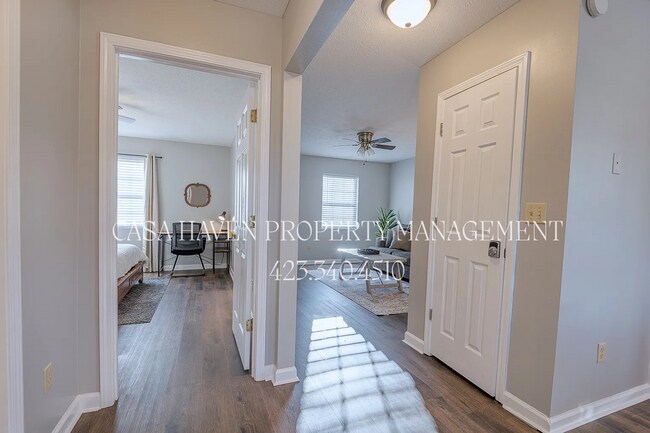 Building Photo - 2 Bed 1 Bath