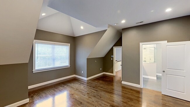 Building Photo - 78 Nahanton Ave