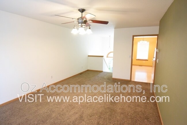 Building Photo - 8626 N Cleveland Ln