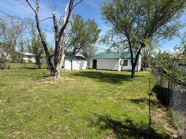 Building Photo - 1413 S Penn Ave