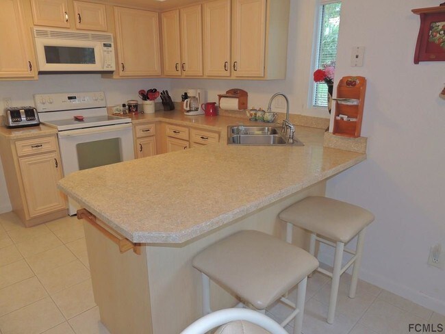 Building Photo - 13 Broadmore Cir