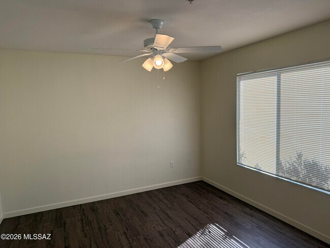 Building Photo - 5751 N Kolb Rd