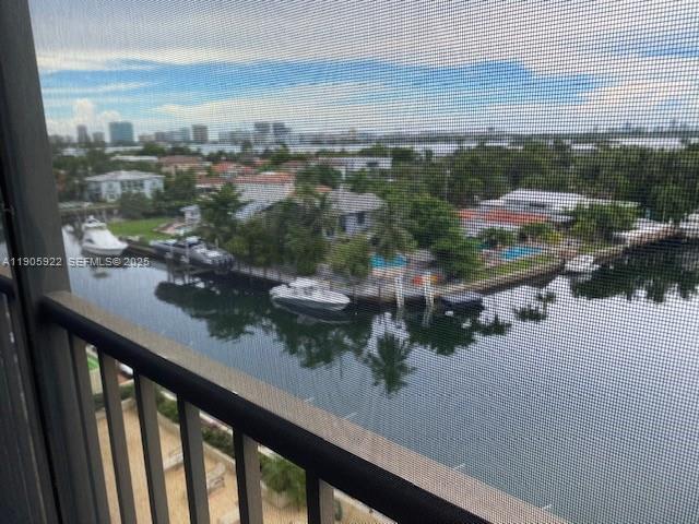 Building Photo - 2500 NE 135th St