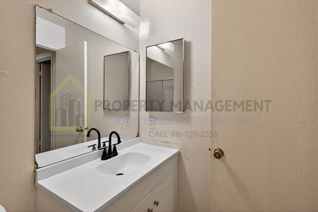 Building Photo - 8973 El Mirador Dr