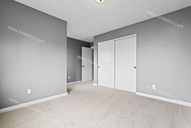 Building Photo - Spacious 3BR, 2.5BA Townhome Just Minutes ...