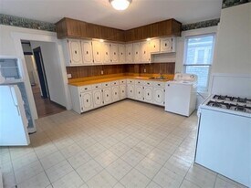 Building Photo - 543 Broadway