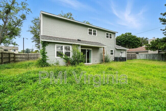 Building Photo - 5081 Holly Farms Dr