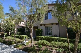 Building Photo - 33 Wonderland