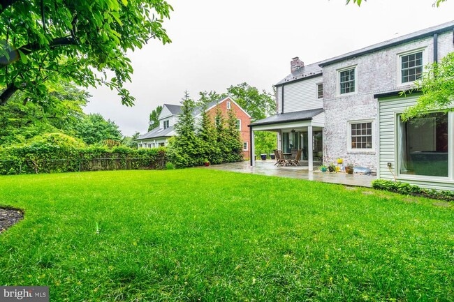 Building Photo - 5724 27th St NW