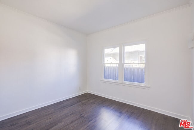 Building Photo - 1445 N Vista St