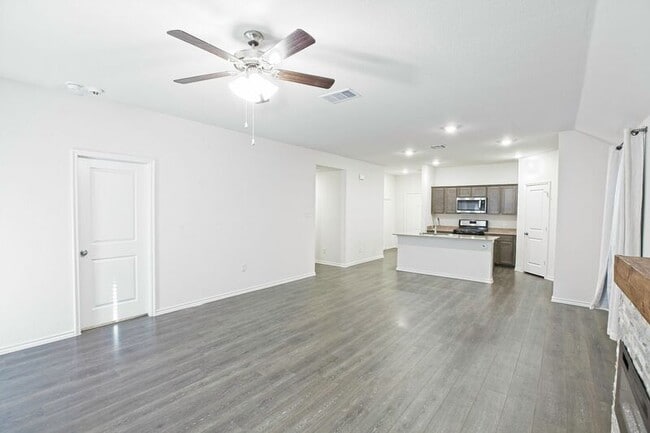 Building Photo - 1111 Emerald Gate Dr