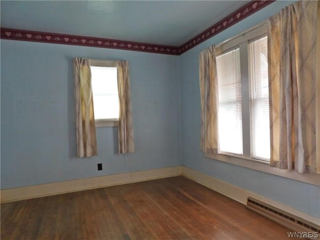 Building Photo - 172 Wellsville St