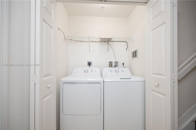 Building Photo - 10870 NW 88th Terrace