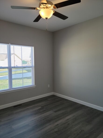 Building Photo - 2001 Morning Side Pl