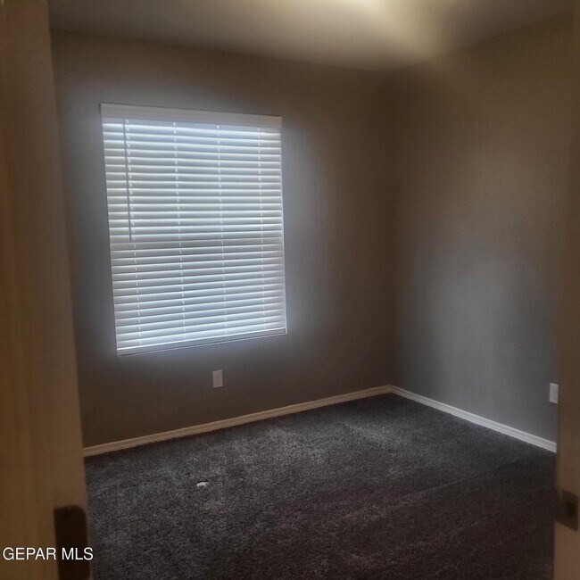 Building Photo - 14901 Tierra Isaiah Ave