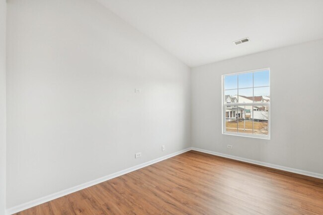 Building Photo - 2333 Summerlin Dr