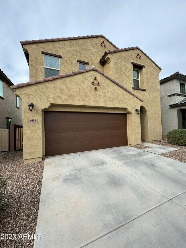 Building Photo - 6850 N 88th Ln