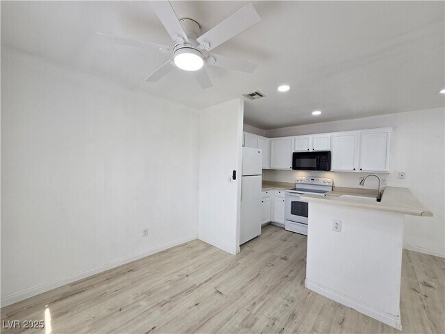 Building Photo - 2972 Juniper Hills Blvd