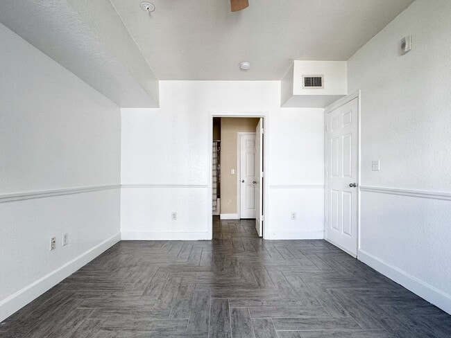 Building Photo - Corner Unit 2 bedroom 2 bathroom at The Grande Downtown