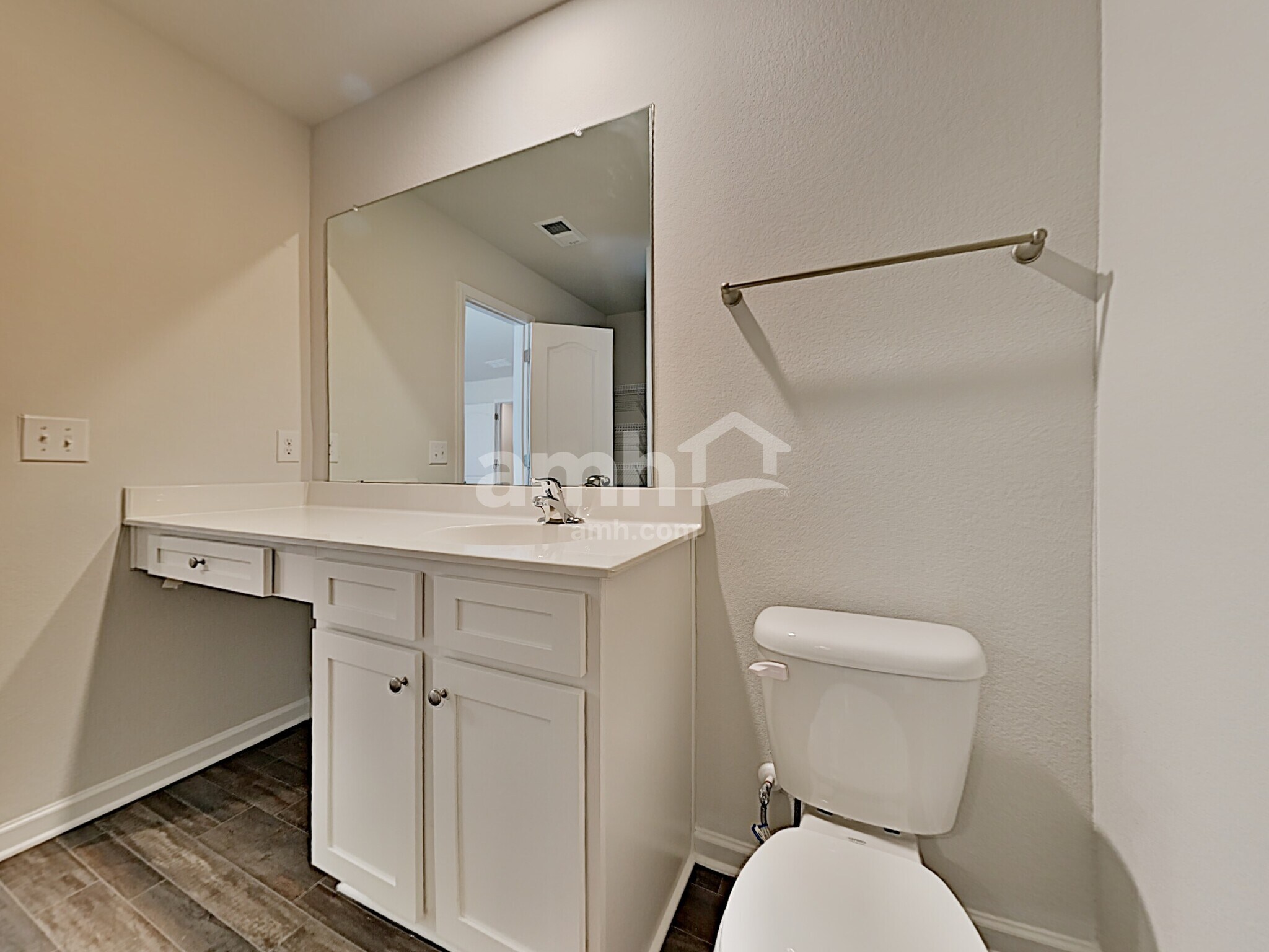 Building Photo - 3026 Wingadee Dr