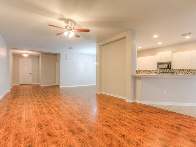Building Photo - 4520 Forest Creek Tr