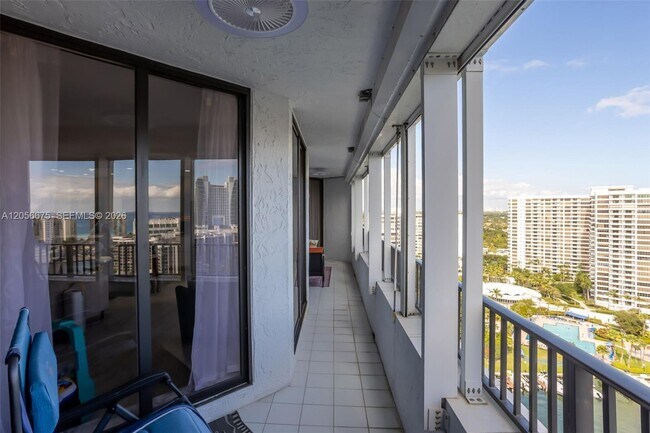 Building Photo - 300 Three Islands Boulevard