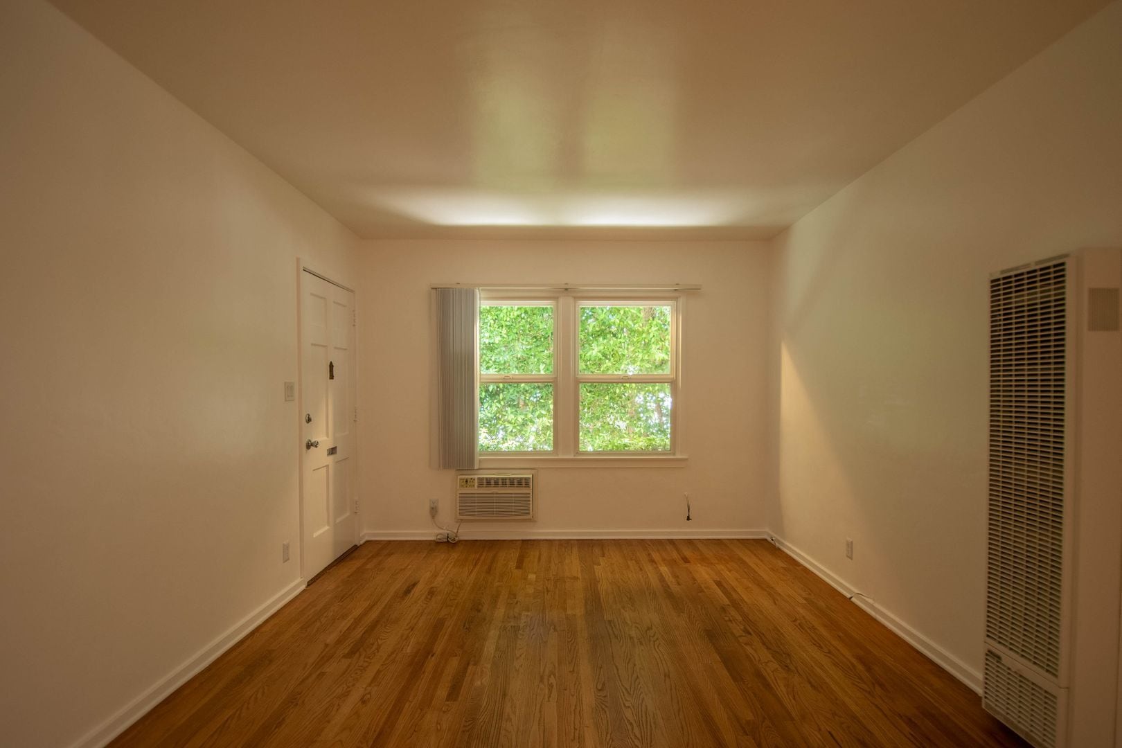 Building Photo - 14437 Dickens St