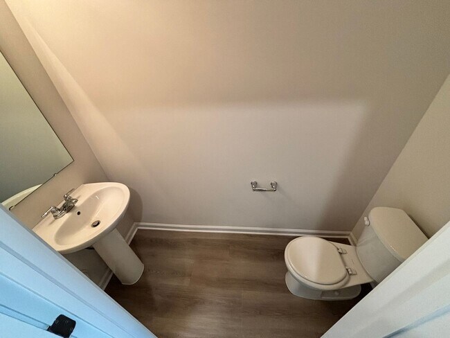 Building Photo - 2 Story Townhome-Salisbury