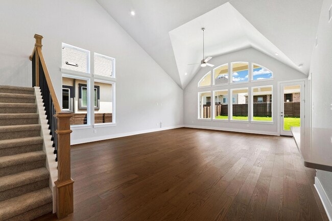 Building Photo - 8208 Bouvreuil Dr