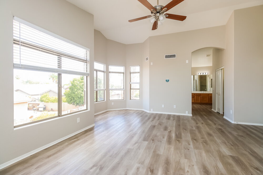 Building Photo - 1356 E Black Diamond Dr