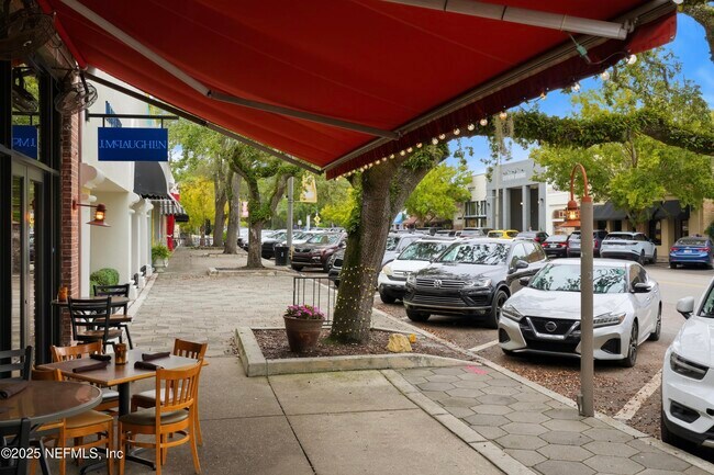 Building Photo - 3319 Pine St