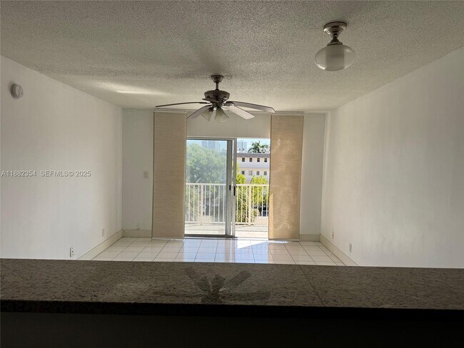 Building Photo - 2200 E Hallandale Beach Blvd