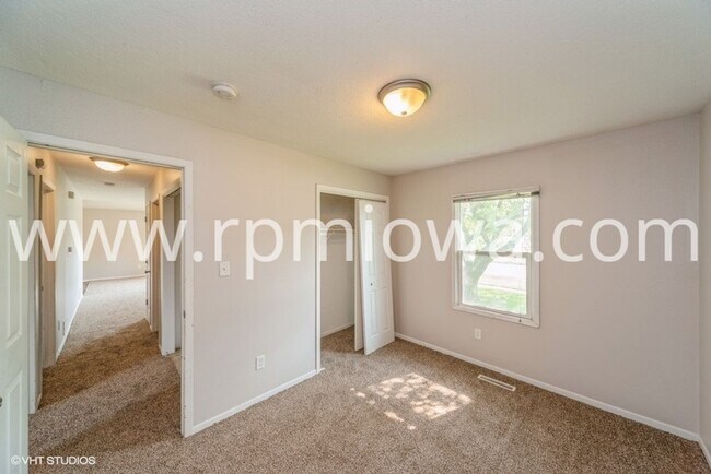 Building Photo - COZY RANCH!! 3 Bed, 1 Bath in Altoona
