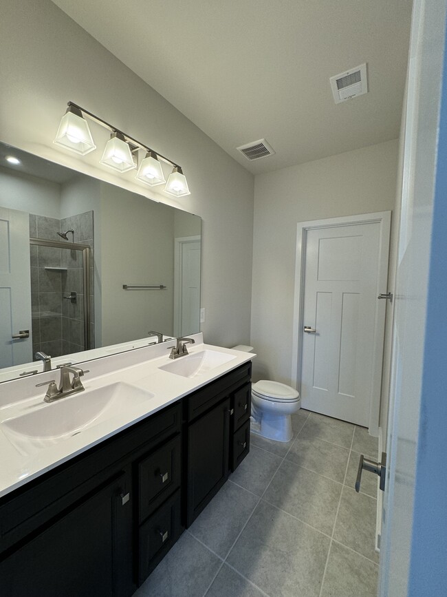 Master Bath - 5039 Orchid Bnd