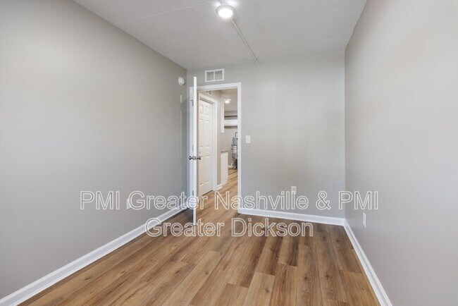 Building Photo - 201 Sylvis St