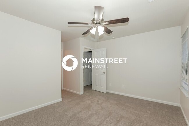 Building Photo - 3 Bedroom Pet-Friendly Home in Oakwood, GA...