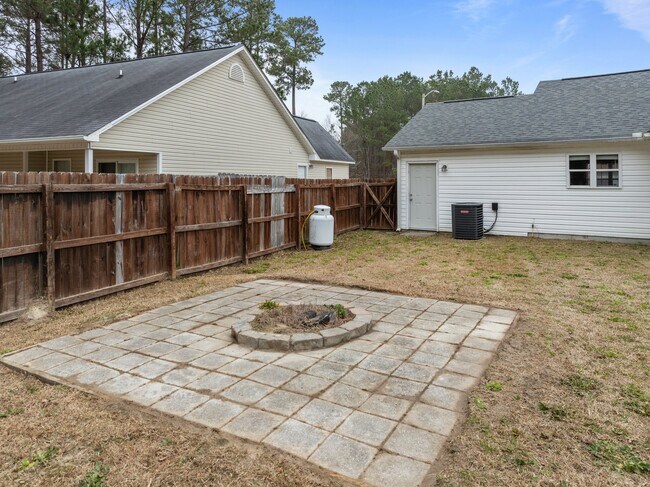 Building Photo - 202 Fairmount Way