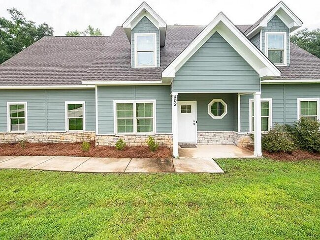 Primary Photo - 402 Lee Rd