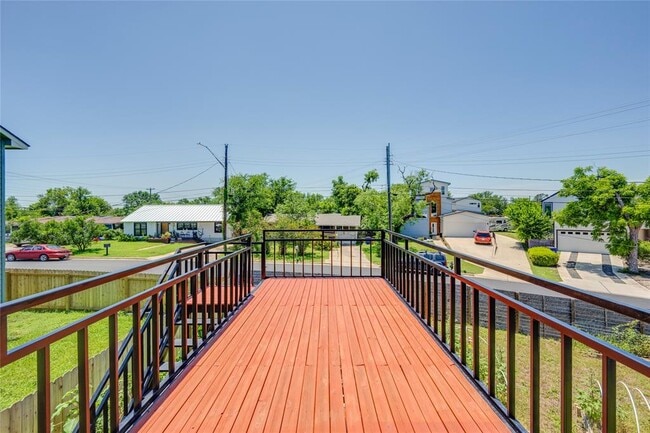 Building Photo - 1707 Overhill Dr