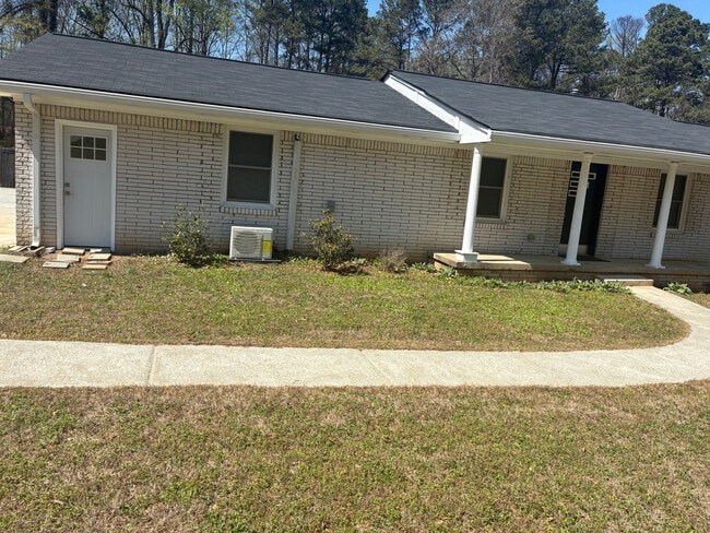 Building Photo - Room in Duplex on Union Rd SW