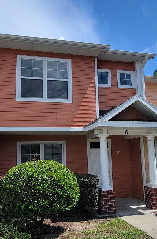 Primary Photo - Charming 2/2 townhouse in Eagle Trace