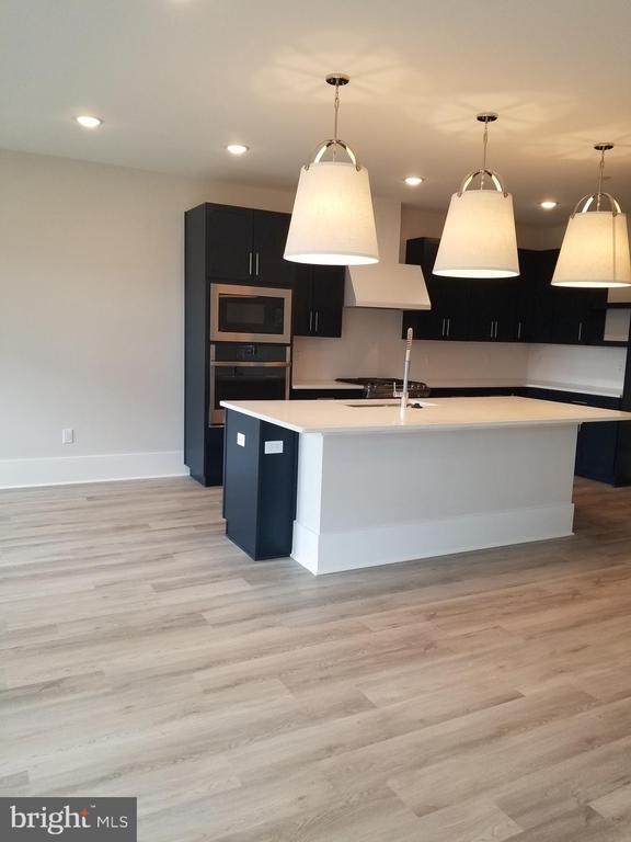 Building Photo - 4403 Thompson Dr
