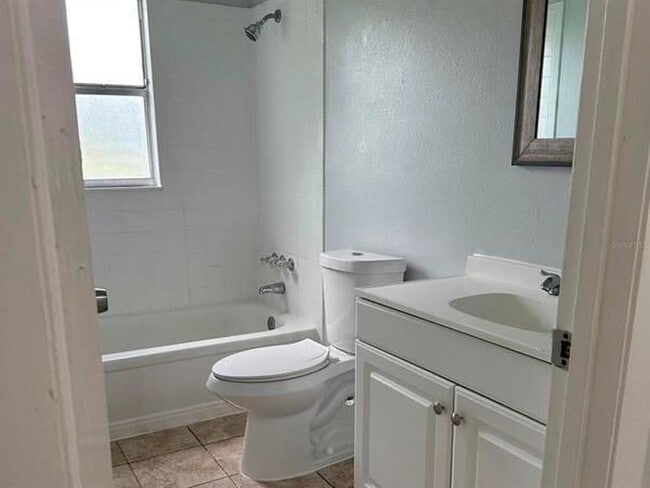 Building Photo - 709 Bryon Ct