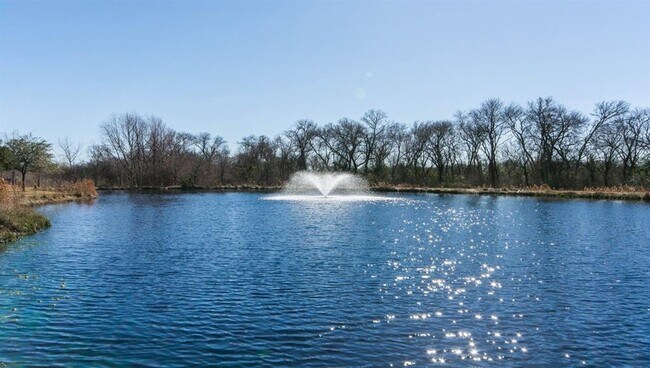 Building Photo - 18401 Friendship Hill Dr