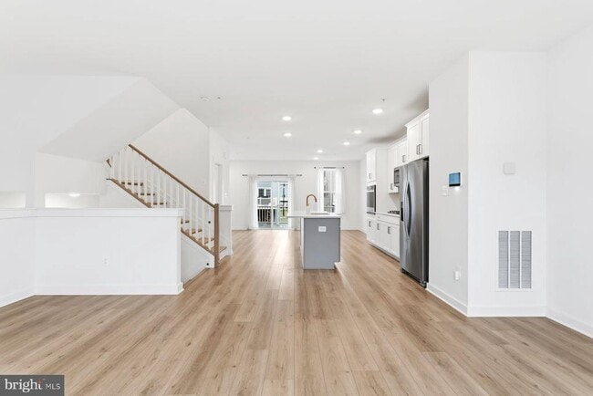 Building Photo - 614 Glenn Lk Dr