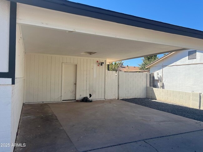 Building Photo - 4525 E Alta Vista Rd
